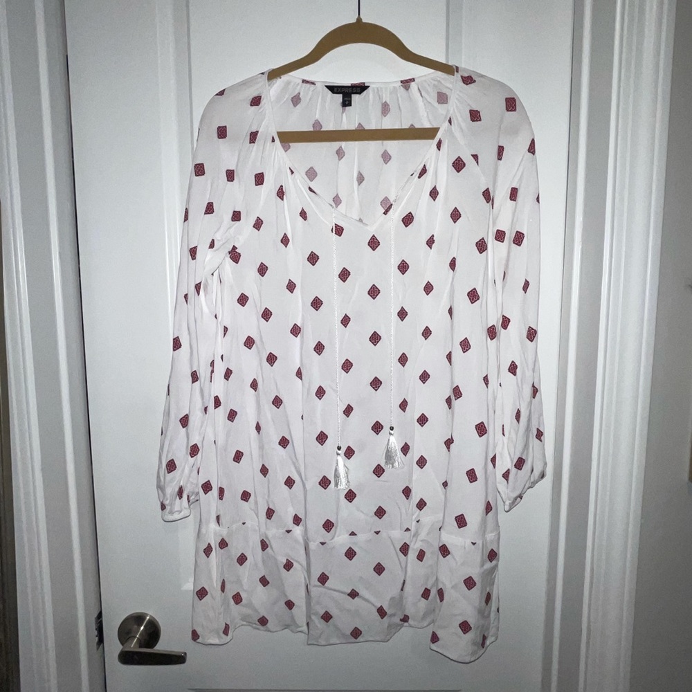 Lightweight women’s long sleeve dress with red and black detailing